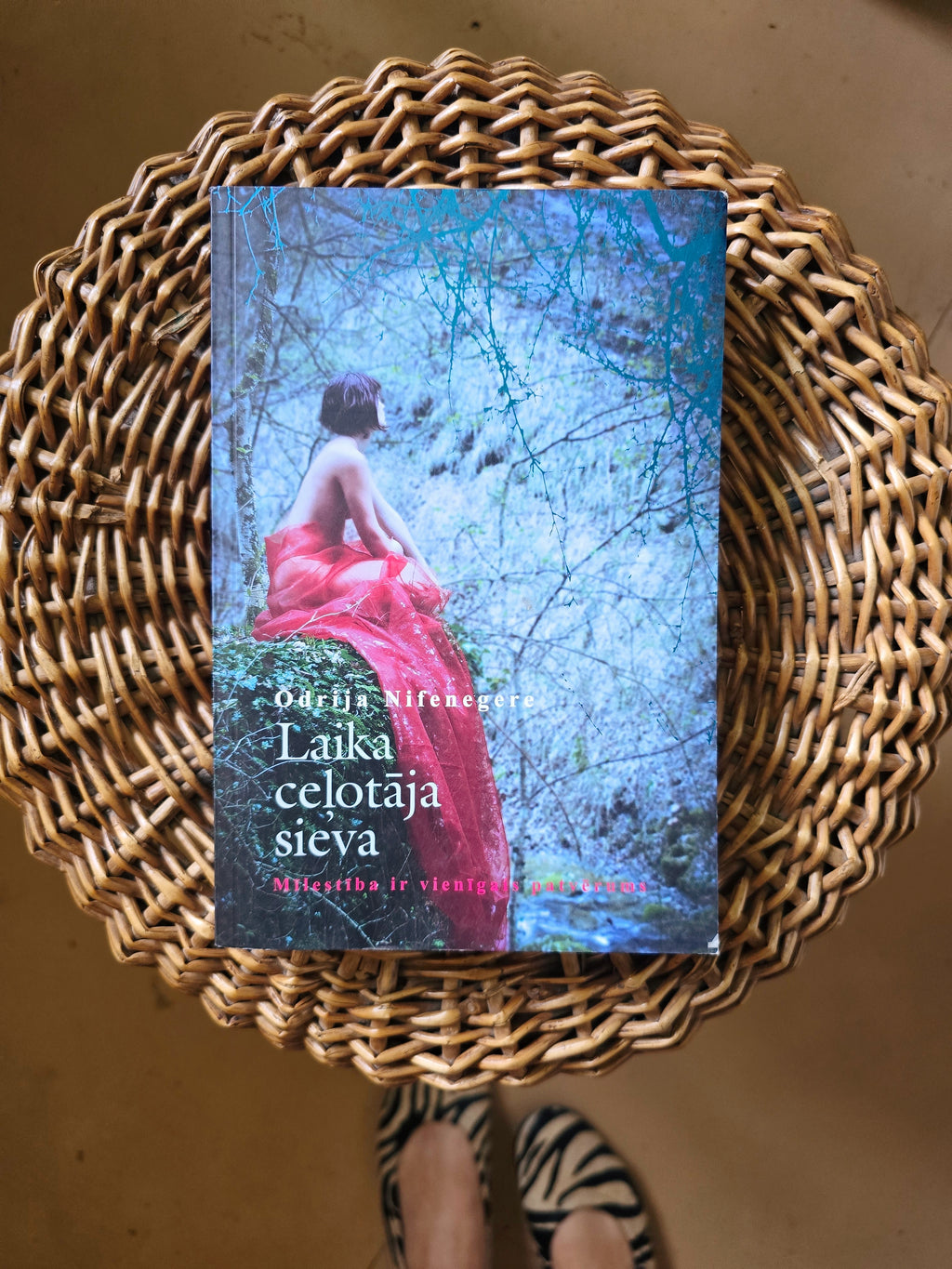 O. Nifenegere "Laika ceļotāja sieva"