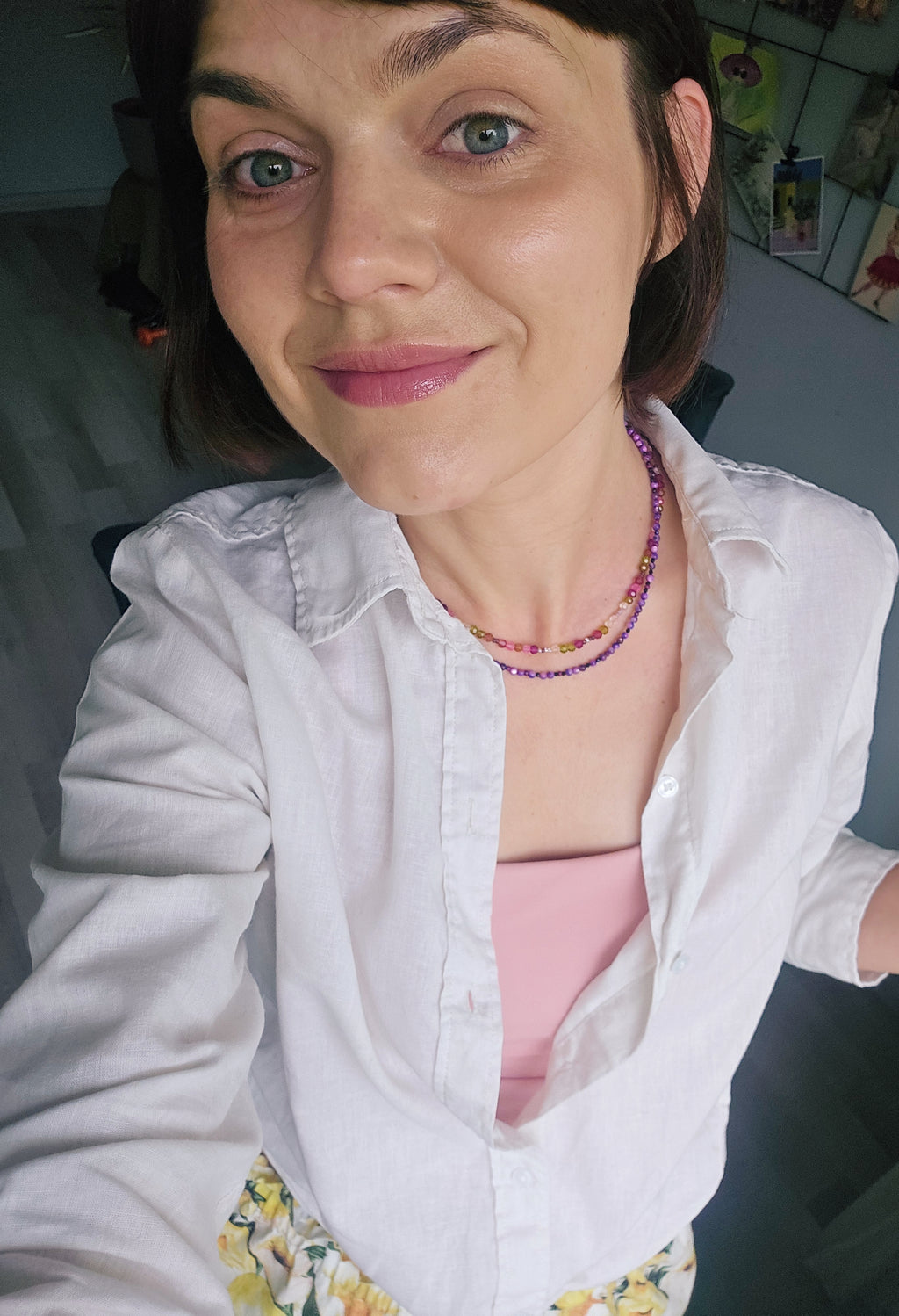 Violetās, sīko pērlīšu perlamutra krelles