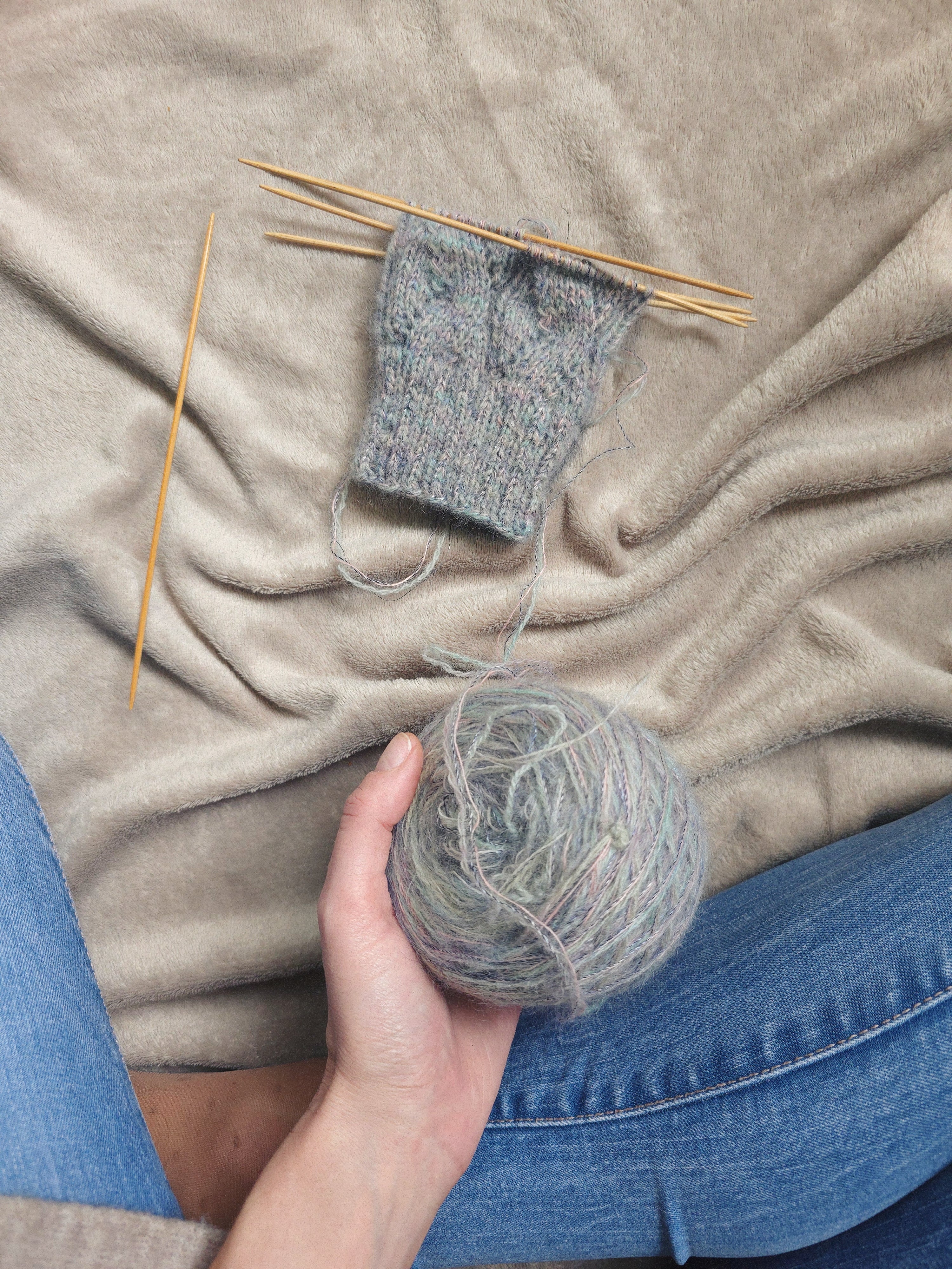 Icy blue woolen socks from hand dyed yarn. Foot size 23.5cm