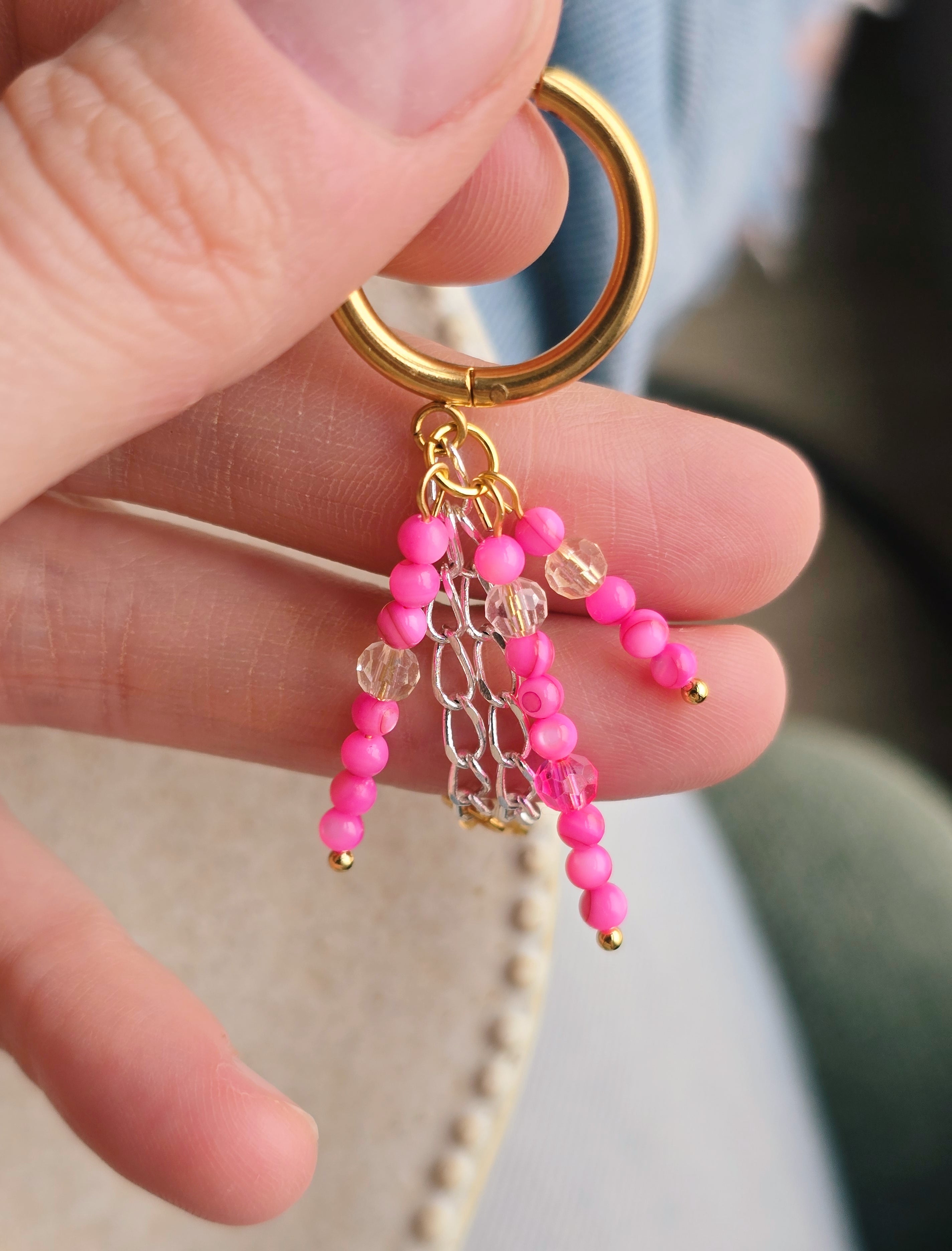 Rozā sapņa perlamutra skariņu auskari. 